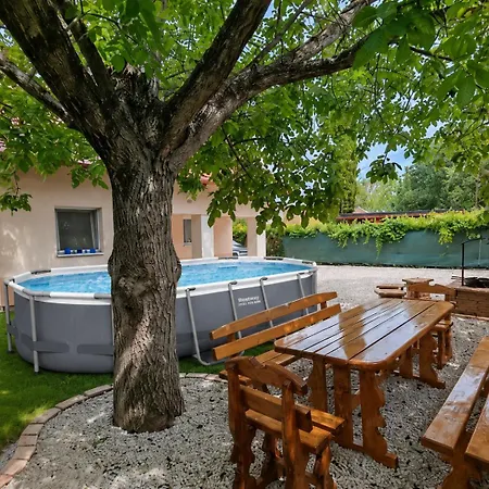 Holiday home Napsugar Vendeghaz *